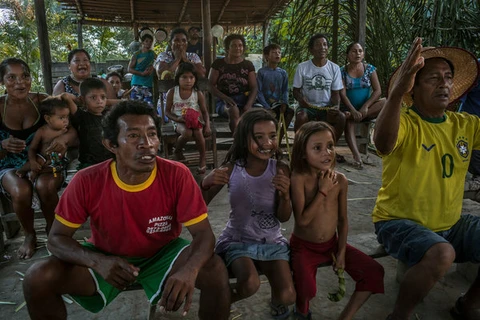 Cơn sốt World Cup len tới bộ lạc da đỏ ở rừng già Amazon