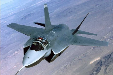 Quân đội Mỹ đưa siêu máy bay chiến đấu F-35 trở lại bầu trời