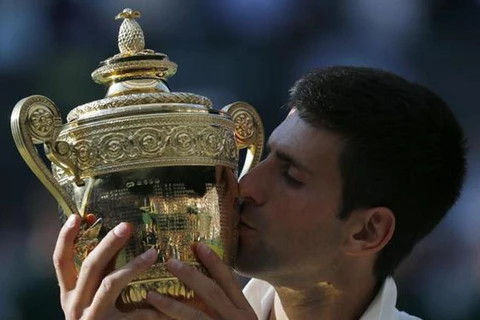 Djokovic lên ngôi Wimbledon sau trận "kinh điển" với Federer