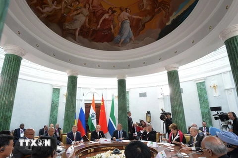 Nhóm BRICS đã ký thỏa thuận thành lập ngân hàng chung