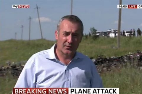 Phóng viên bị chỉ trích vì xâm phạm tư trang nạn nhân vụ MH17
