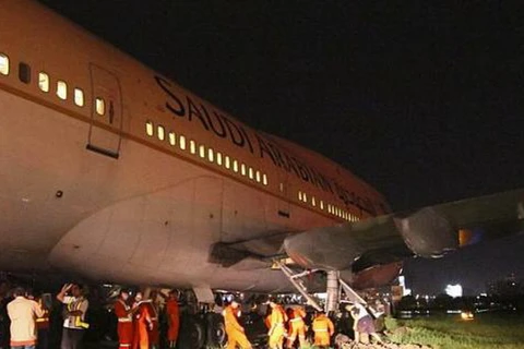 Philippines: Máy bay chở 298 hành khách chệch khỏi đường băng
