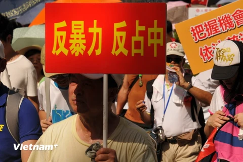 Hong Kong bùng nổ biểu tình lớn chống chiếm lĩnh "phố Wall"