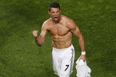Ronaldo dội nước lạnh lên người sau lời "thách đấu" từ Fletcher