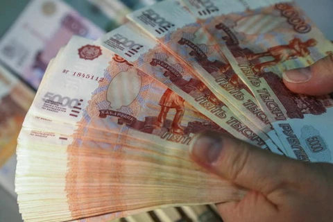 Nghị viện châu Âu đề nghị cấm giao dịch bằng đồng rúp của Nga