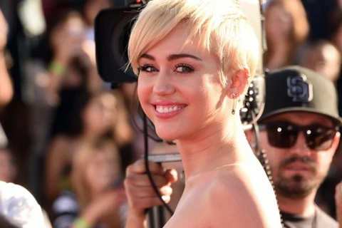 Miley Cyrus giành giải video của năm tại MTV Video Music Awards