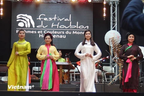 Mùa hè "bội thu" về quảng bá văn hóa-nghệ thuật Việt Nam tại Pháp