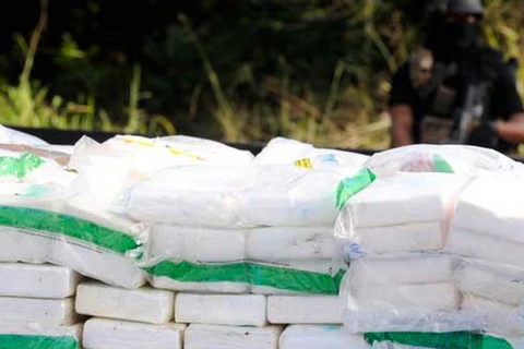 Cảnh sát Nga thu giữ gần 700kg tinh chất ma túy tổng hợp