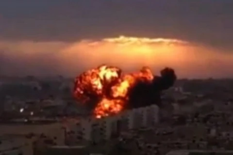 [Video] MiG-21 của Libya lao xuống nhà dân, 3 người thiệt mạng