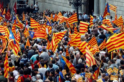 Thủ tướng Tây Ban Nha kêu gọi đối thoại về vấn đề độc lập ở Catalonia