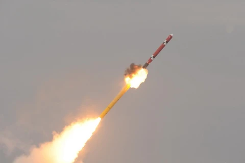 Hàn Quốc vừa phóng thành công một tên lửa "không đối đất"
