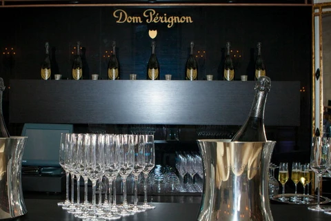 Khách sạn đầu tiên tại Canada sở hữu quán bar Dom Pérignon