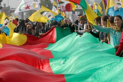 Hàng chục nghìn người Kurd biểu tình phản đối IS ở Đức, Pháp