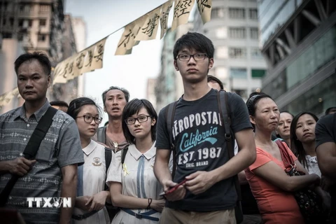 [Infographics] Cảm xúc ở Hong Kong: Đã thấp, nhưng từng thấp hơn