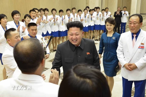 [Photo] Nhà lãnh đạo Triều Tiên Kim Jong-Un gặp các vận động viên