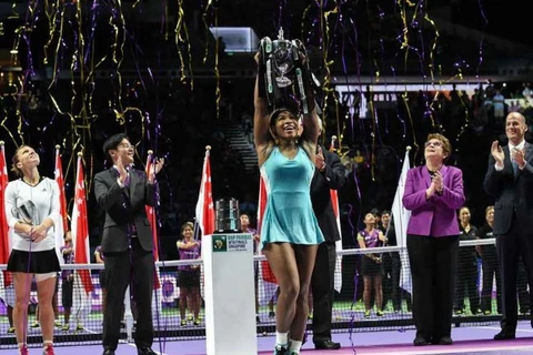 "Hạ gục nhanh" Halep, Serena lần thứ 5 vô địch WTA Finals