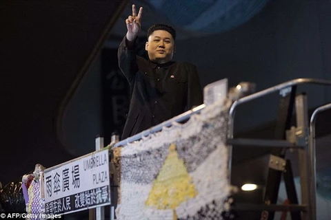 "Anh em song sinh" của Kim Jong-Un trên đường phố Hong Kong
