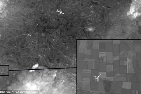 Truyền hình Nga công bố ảnh "máy bay MH17 bị tiêm kích bắn hạ"