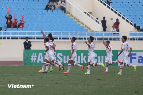 [Video] Lào thua ngược Philippines trong ngày ra quân AFF Cup