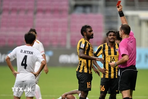 Cận cảnh đội tuyển Myanmar bất lực trước 10 cầu thủ Malaysia