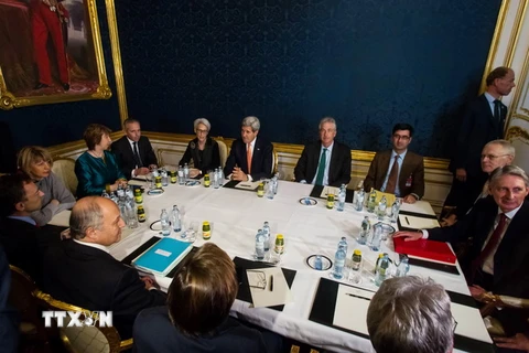 Nhóm P5+1 và Iran gia hạn đàm phán hạt nhân đến năm 2015