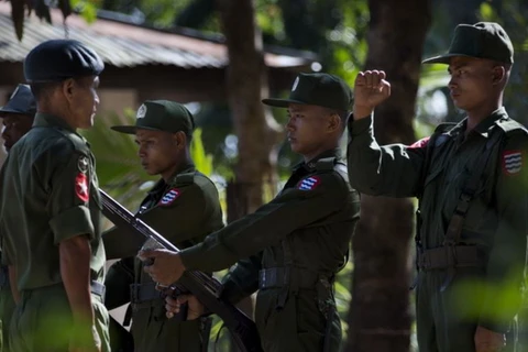 Myanmar cho giải ngũ thêm 80 lính trẻ em và trao trả gia đình