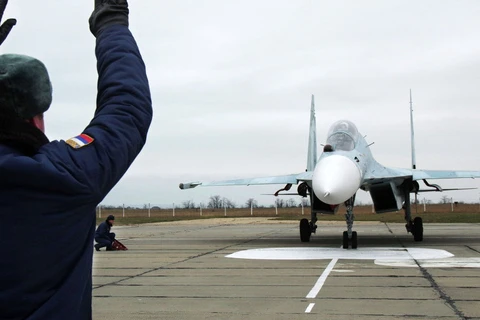 Cận cảnh Nga bổ sung 14 máy bay chiến đấu tới bán đảo Crimea