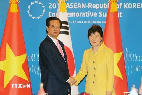 Thủ tướng Nguyễn Tấn Dũng hội đàm với Tổng thống Hàn Quốc
