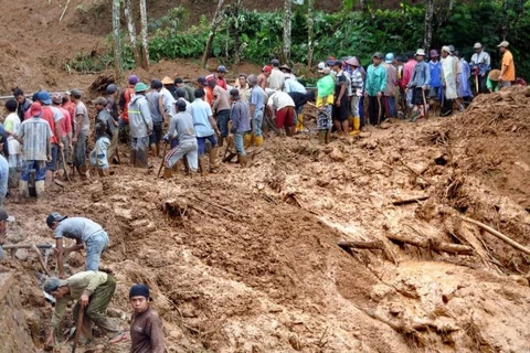Hơn 100 người thiệt mạng và mất tích sau vụ lở đất ở Indonesia