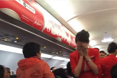 Hành khách Trung Quốc hắt nước sôi vào tiếp viên hàng không