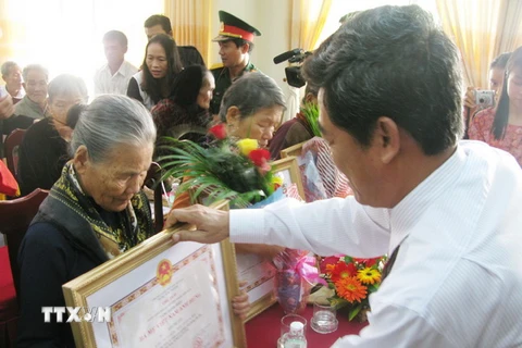 Hòa Bình: Phong, truy tặng Danh hiệu “Bà mẹ Việt Nam anh hùng”