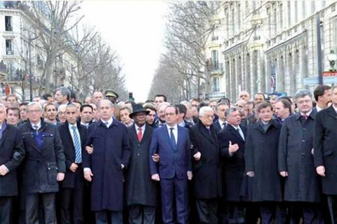 Thủ tướng Đức bị xóa mặt trong ảnh lãnh đạo tuần hành ở Paris