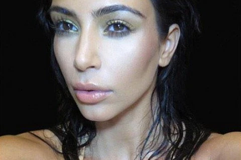 [Photo] Cô đào Kim Kardashian tung ảnh tự sướng gợi cảm