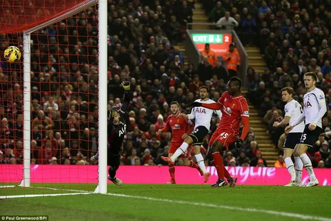 Kết quả: Balotelli giúp Liverpool hạ Tottenham, Arsenal lên tốp 4