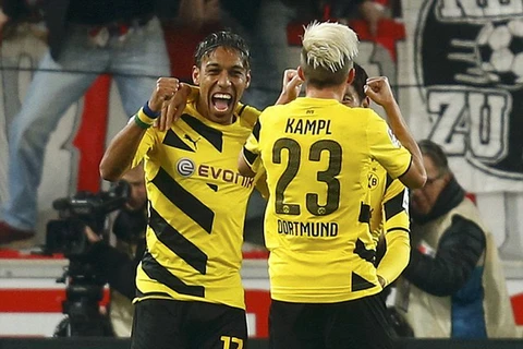 Kết quả: Dortmund nối dài mạch thắng, thăng hạng chóng mặt