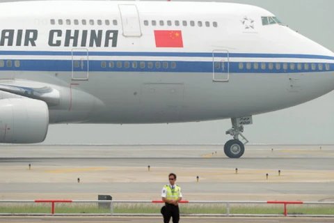 Máy bay Trung Quốc phải hạ cánh khẩn cấp do cảnh báo có bom
