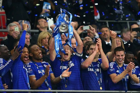 Đánh bại Tottenham, Chelsea hiên ngang lên ngôi Capital One Cup