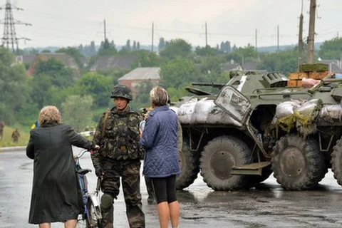 Ukraine đơn phương dựng hàng trăm cột mốc trên biên giới với Nga