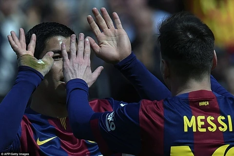 Hủy diệt Rayo Vallecano, Barca vượt mặt Real trên bảng xếp hạng