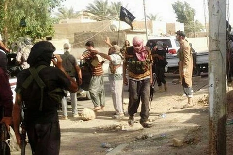Iraq kêu gọi tăng cường không kích để đánh bật IS khỏi Tikrit