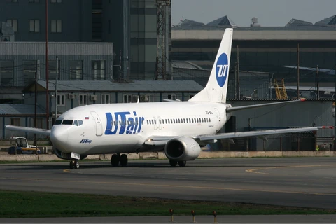 Máy bay Boeing 737 của hãng UTair hạ cánh khẩn cấp tại Nga
