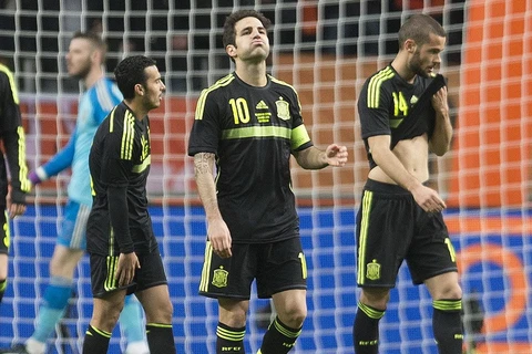 Tây Ban Nha lại "ôm hận" trước Hà Lan, Bồ Đào Nha thua sốc