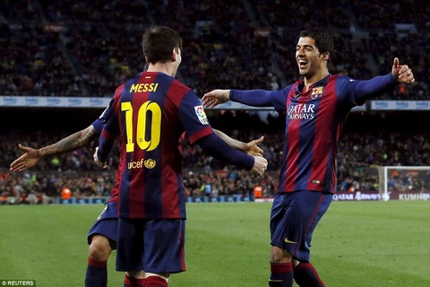 Messi và Suarez đua nhau lập siêu phẩm giúp Barca đại thắng