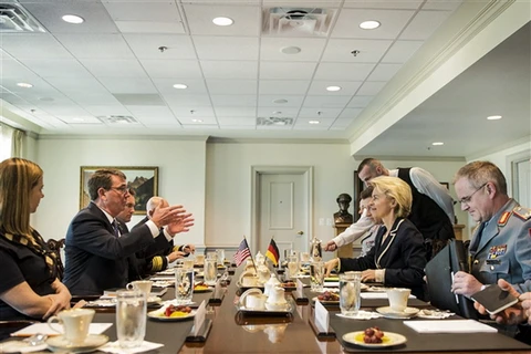 Bộ trưởng Quốc phòng Đức Ursula von der Leyen tới thăm Mỹ