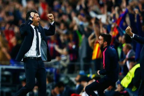 HLV Luis Enrique "nổ tưng bừng" sau khi Barcelona vào bán kết