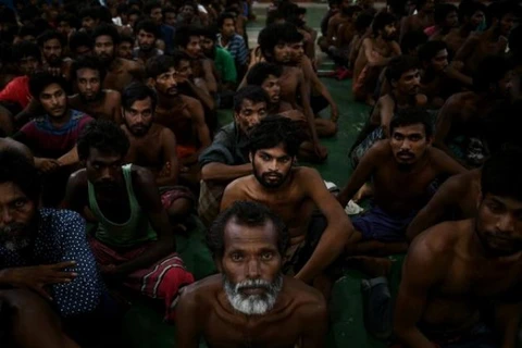 Indonesia kéo tàu chở người di cư ra khỏi vùng biển nước này