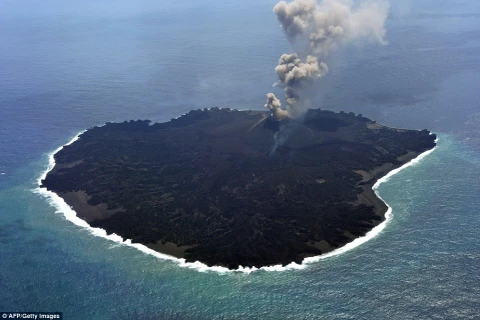 [Photo] Hình ảnh ấn tượng về hòn đảo núi lửa Nishinoshima