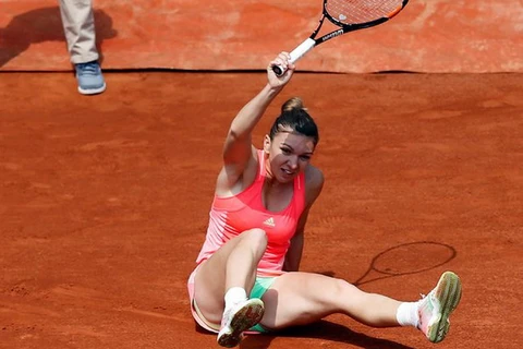 Simona Halep dừng bước tại vòng 2 Roland Garros. (Nguồn: EPA)
