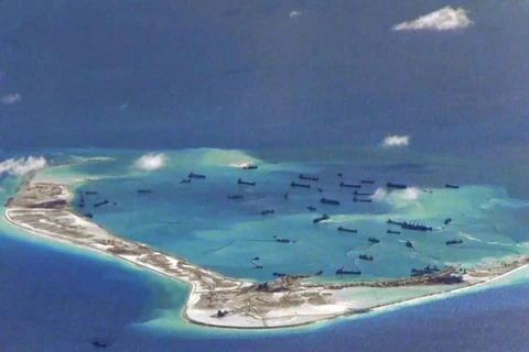 "Trung Quốc bố trí pháo tự hành trên đảo nhân tạo ở Biển Đông"