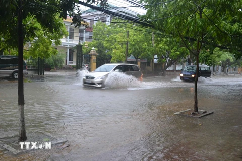 [Photo] Bão số 1 hoành hành gây mưa to, lụt lớn tại nhiều tỉnh